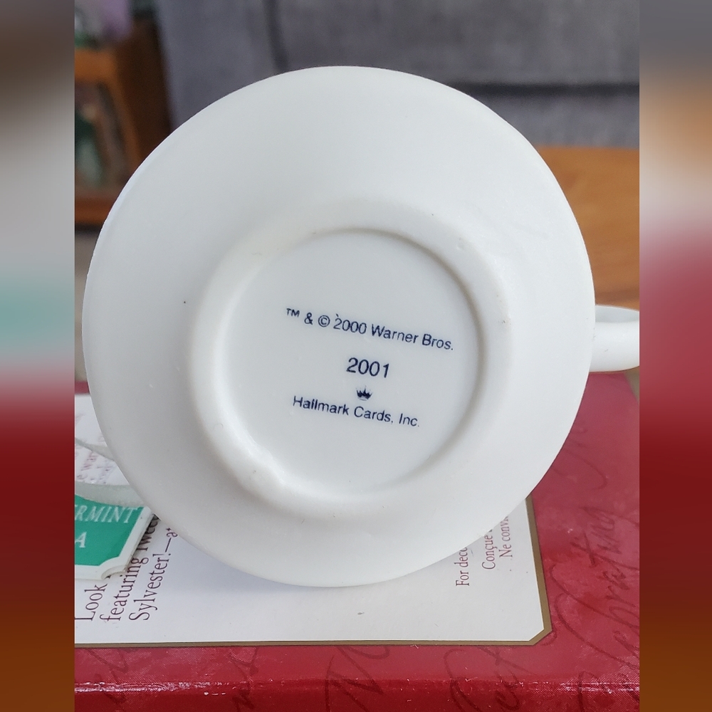 Hallmark Keepsake Ornament - Tweety in Teacup 2001. NWOT - Picture 3 of 5